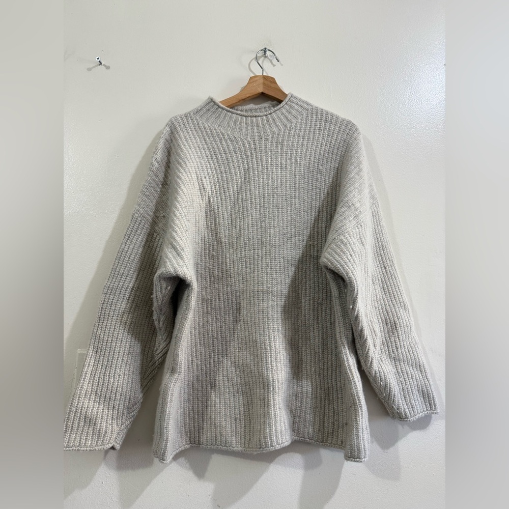 Zulu & Zephyr Soft Heathered Gray Ribbed Crew Sweater